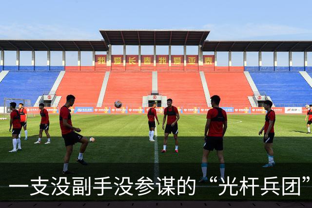一支没副手没参谋的“光杆兵团”，毛主席为何偏让病秧子徐向前独掌？